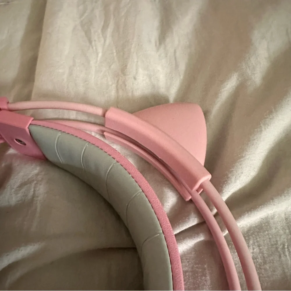 Pink and Gray Over-Ear Headphones with Cat Ears - Picture 5 of 9